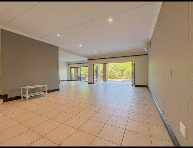 4 BEDROOM TOWNHOUSE FOR SALE IN ZIMBALI ESTATE